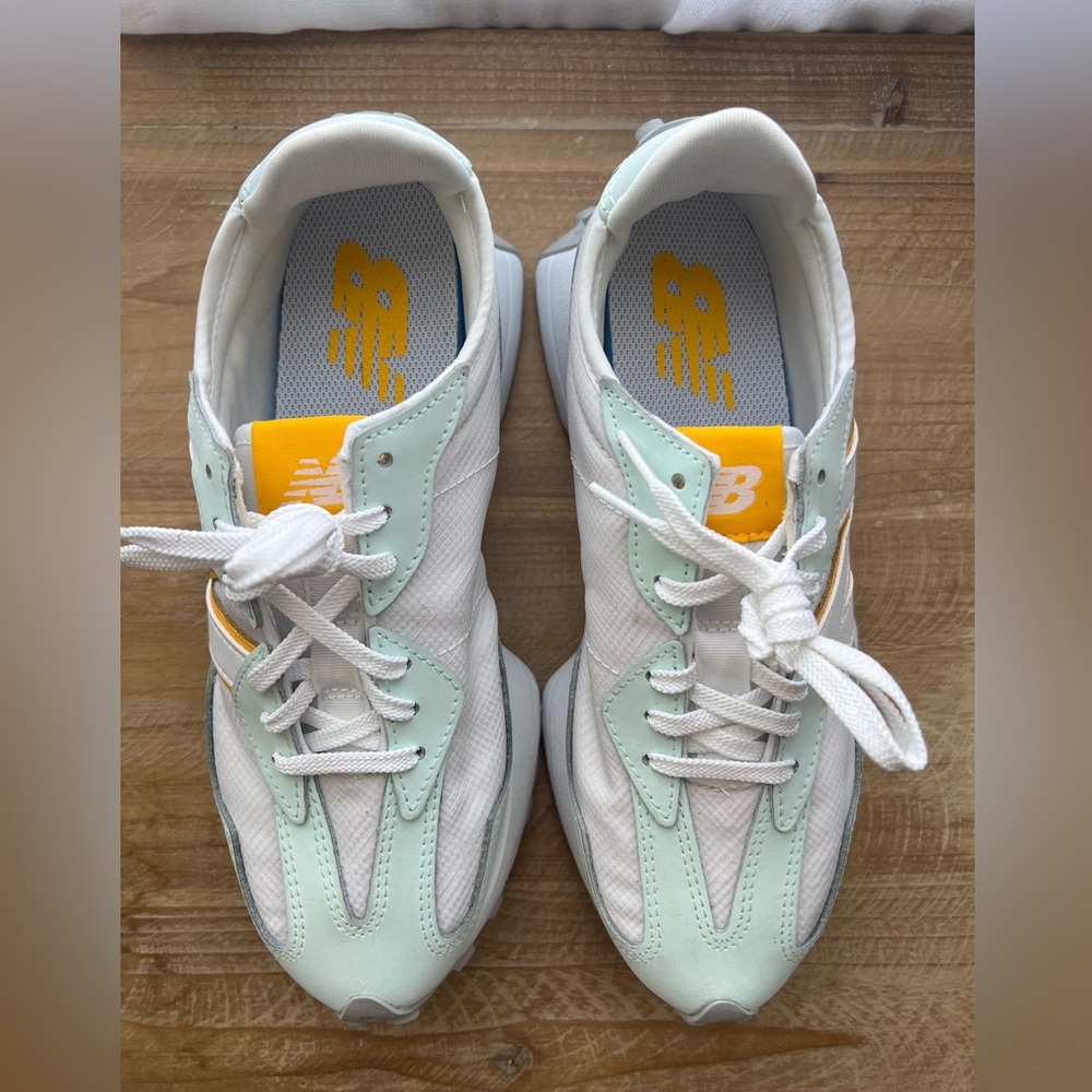 New Balance 327 Sneakers In Mint and Orange Women’s Size 7.5 New - Picture 3 of 11